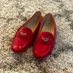 NWOT TODS DRIVING SHOES (WITH TRACTION)